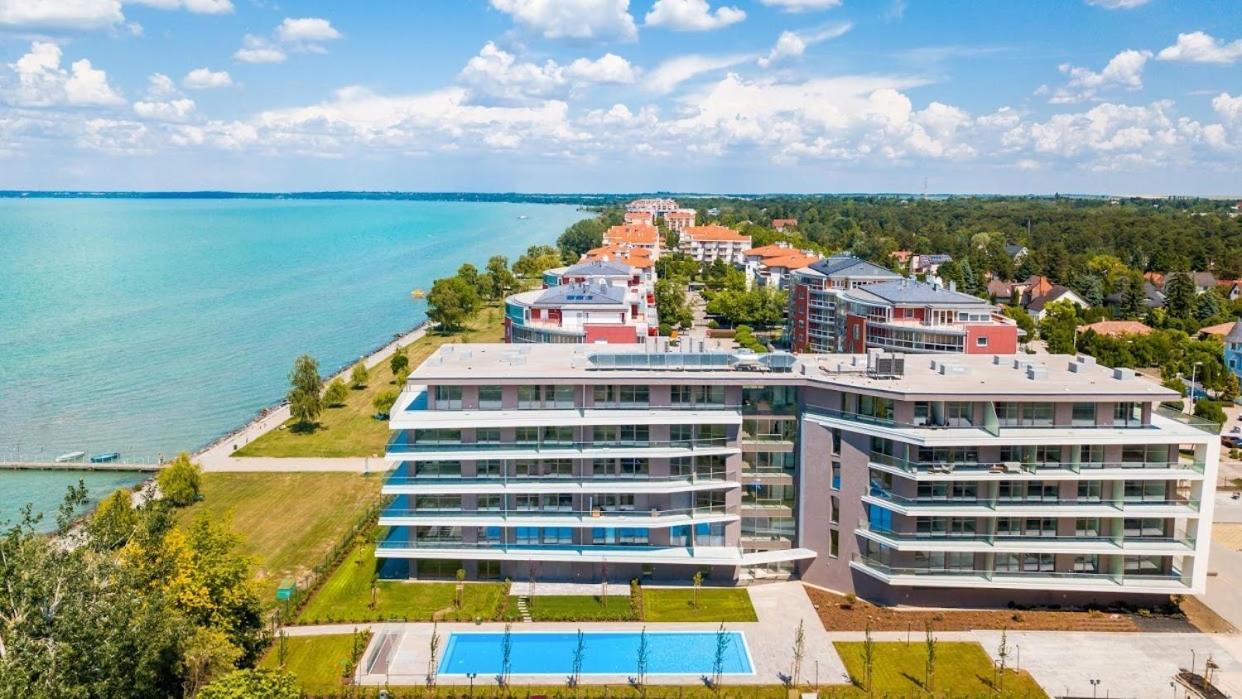 Myflat Coral Beach Apartment Siófok Esterno foto