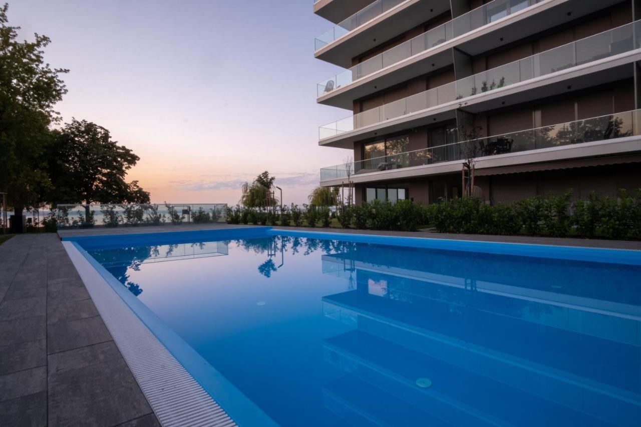 Myflat Coral Beach Apartment Siófok Esterno foto
