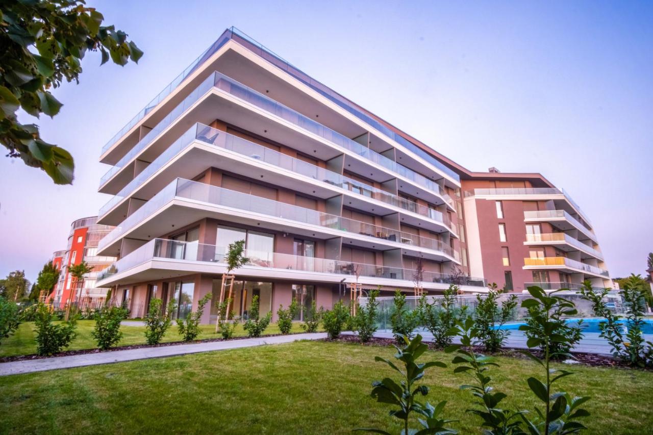 Myflat Coral Beach Apartment Siófok Esterno foto